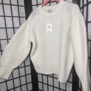 Free Assembly White Crew Neck Sweater with Chunky Knit Texture